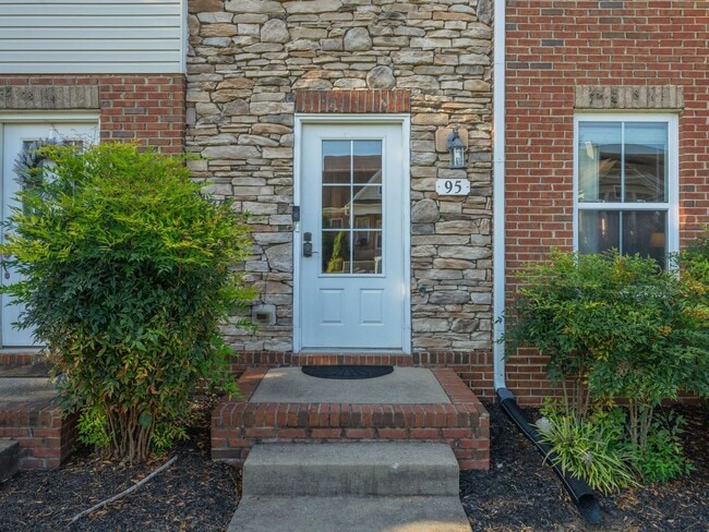 95 Whitman Crossing