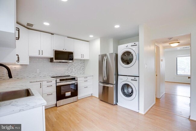 Photo - 1709 Westwind Way