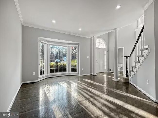 Photo - 214 W Locust St