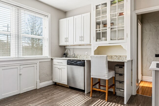 Photo - 1210 S Newstead Ave Unit 2E