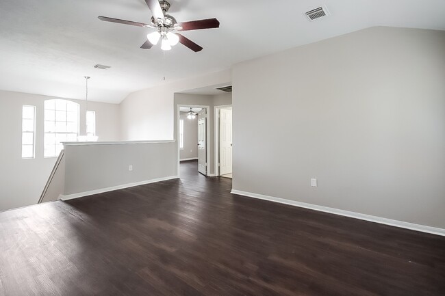 1818 Oak Ridge Dr