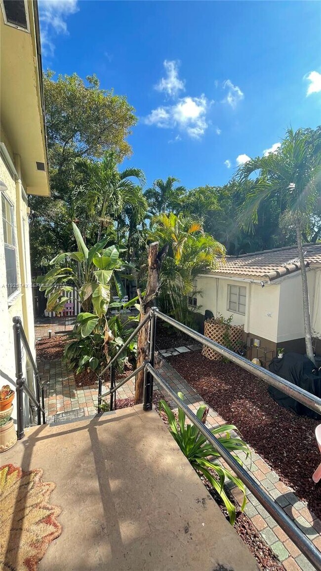 Photo - 1857 Buchanan St Unit 7