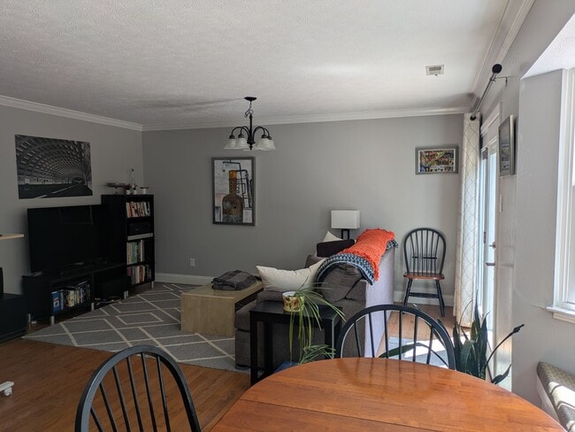 1221 Reston Ct