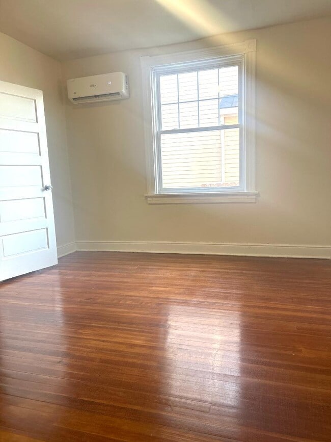 Photo - 1209 Wallace St