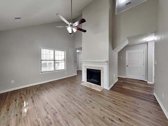 Photo - 1052 Autumn Crest Dr