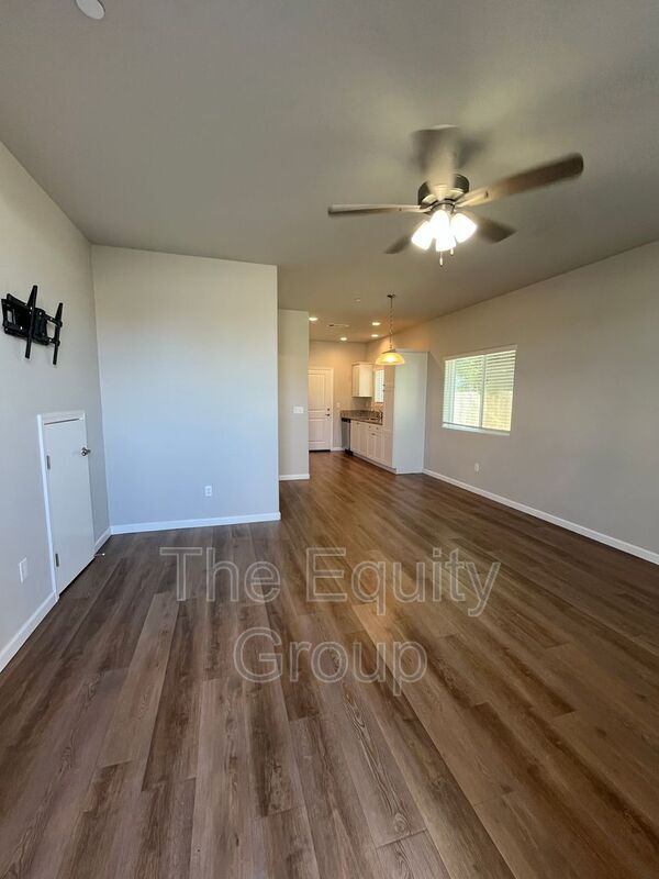 Photo - 405 S Summit St Unit 104