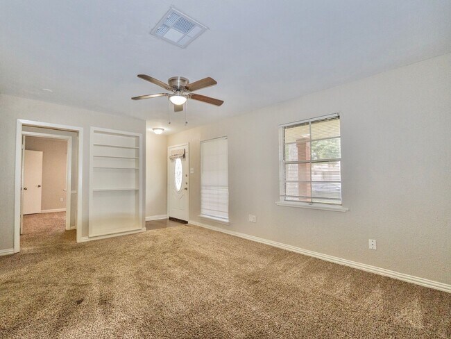 Photo - 2918 16th Ave N