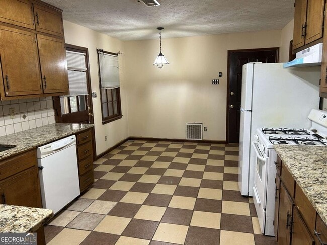 Photo - 1530 Oleander Ln SW House