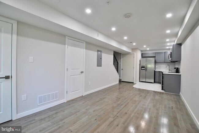 Photo - 2153 N 19th St