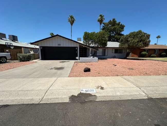 Building Photo - Spacious 3 Bedroom 2 Bathroom Home!!!