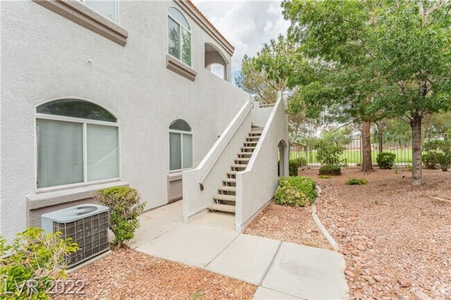 Building Photo - Wonderful 2 bedroom / 2 Bath condo located...