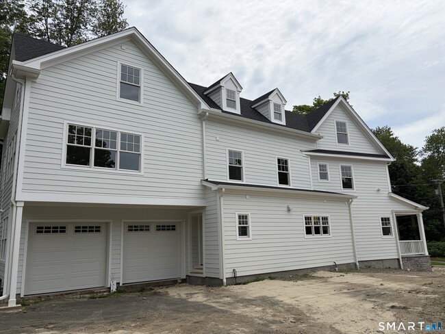 Photo - 145 River St