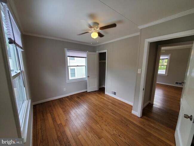 Photo - 4306 Knowles Ave