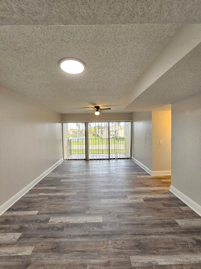 Photo - 1500 Windorah Way Unidad F