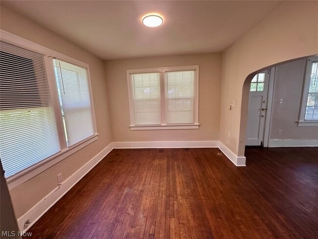 Photo - 700 Noble Ave