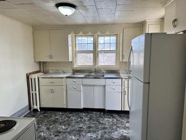 Photo - "Charming 2-Bed Gem in Virginia, MN – Perfect for Cozy Living!" Unit # 2