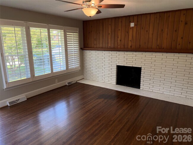 Photo - 4920 Raymond Pl