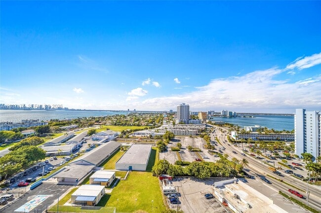 Photo - 7601 E Treasure Dr Unidad 1802