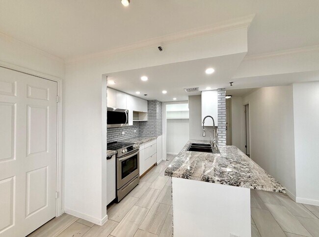 Photo - 3525 Sage Rd Unit 703