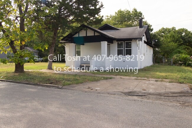 Photo - 802 E Jones St