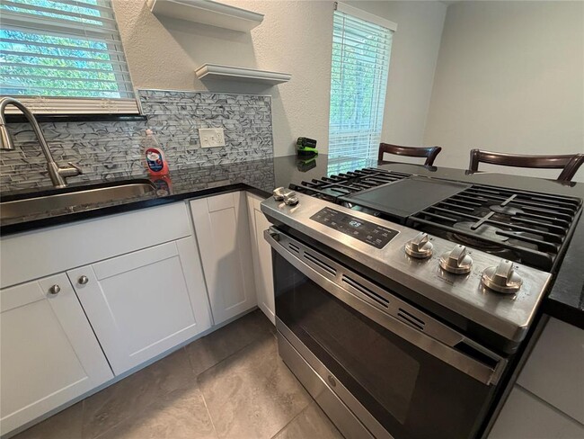 Photo - 5808 Cherry Park