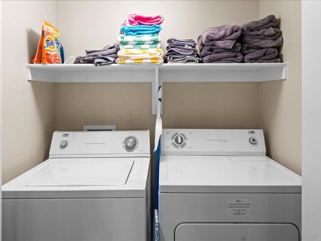 Photo - 1295 N Ash St Unidad 218