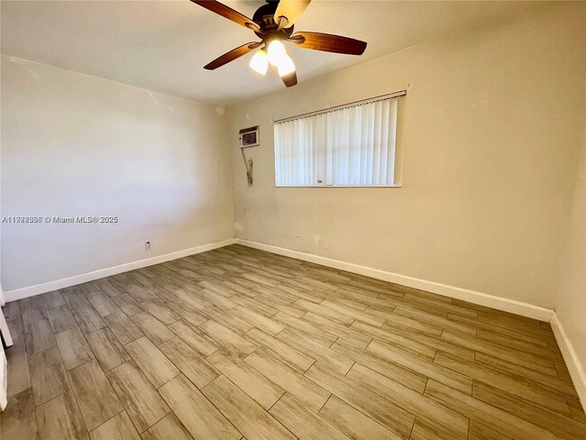 Photo - 213 SW 10th St Unit 0