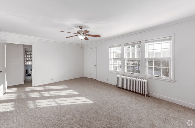 2BR, 1BA - 800SF - Living Room