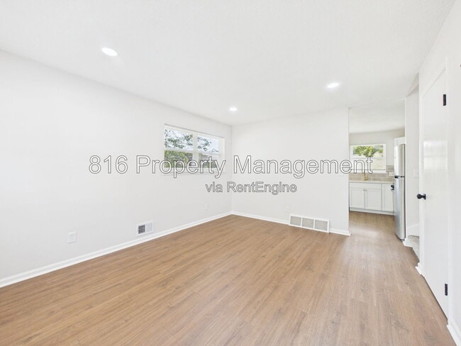Photo - 7030 Ewing Ave