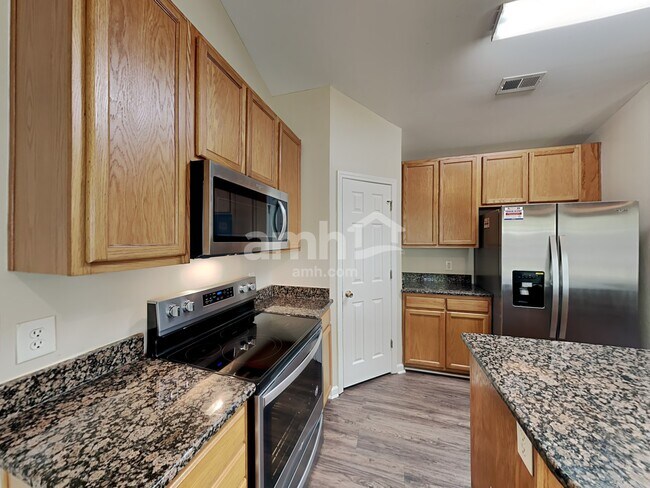 Photo - 3210 Revere Rd