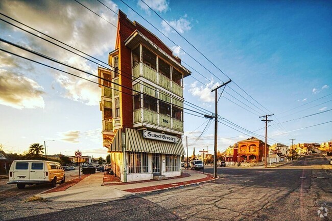 Building Photo - Sunset Grocery Rental