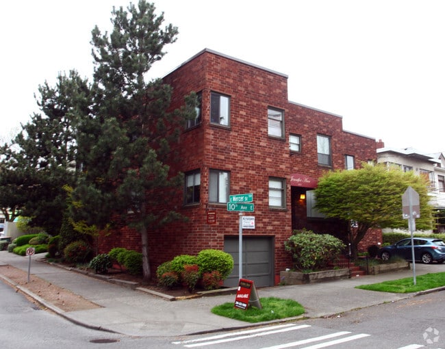 Photo - Jennifer Anne Apartments