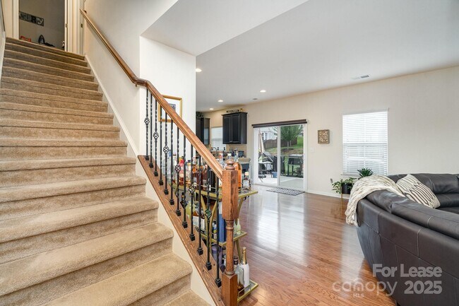 Photo - 3531 Ettrick Pl