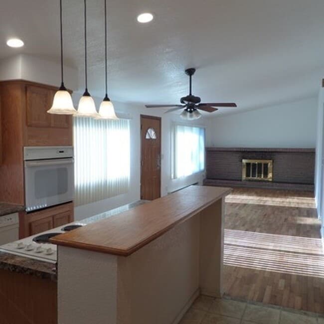 Photo - Super Cute & Charming 2-Bedroom Des Moines Home With Giant Fenced Yard!!