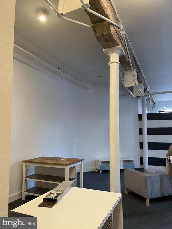 Building Photo - 408 Vine St Unit 2A