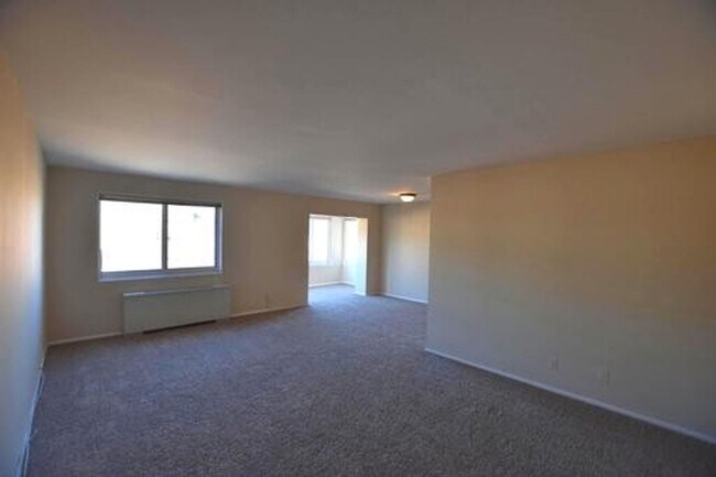 Photo - SUNNY & SPACIOUS 2 BR CONDO IS AVAILABLE IN COLLEGE PARK WALKING DISTANCE TO UMD Unidad 501