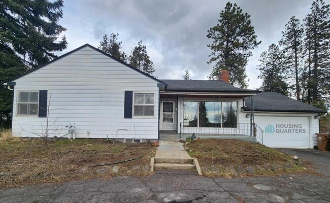 Photo - 605 E High Dr House