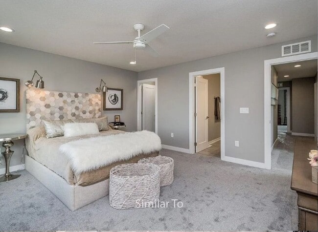 Building Photo - Beautiful 3BR 2.5ba Townhome in Waukee, IA