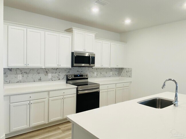 Photo - 874 Windhill Dr