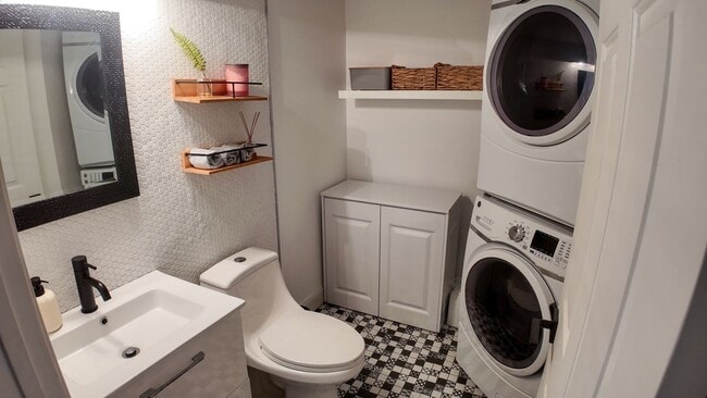 Photo - 8050 Severn Dr