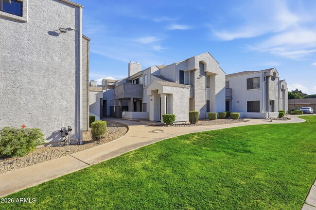 Photo - 9209 N 59th Ave Unidad 205