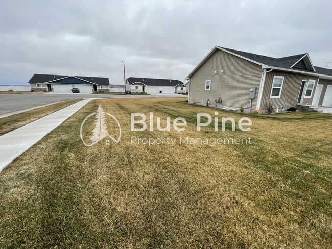 Photo - 5844 Wildrose Ave