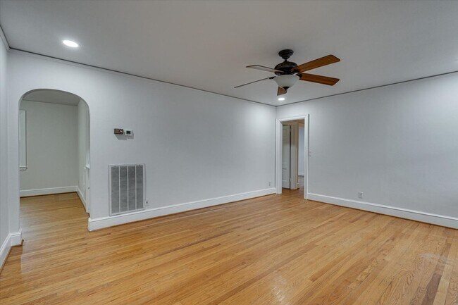 Photo - Charming East Ridge Rental – Spacious Yard, Updated Features & Pet-Friendly Living!