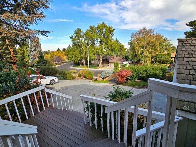 *360 TOUR AVAILABLE* Split-Level House wit... - *360 TOUR AVAILABLE* Split-Level House wit...