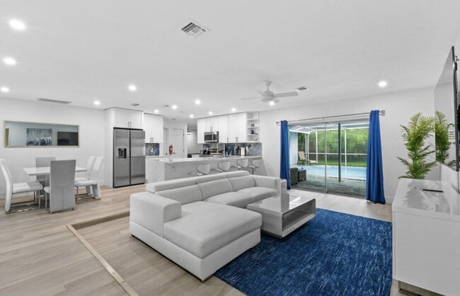 Photo - 4421 NW 2nd Ct