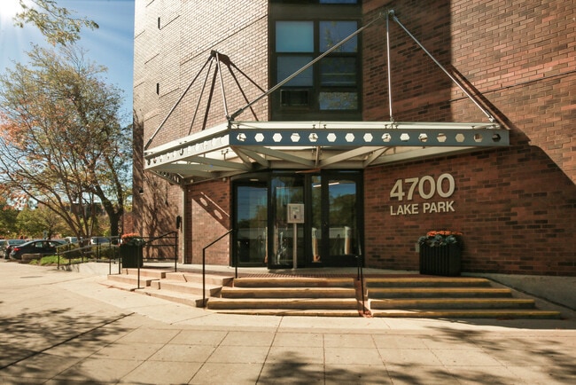 4700 Lake Park Apartments