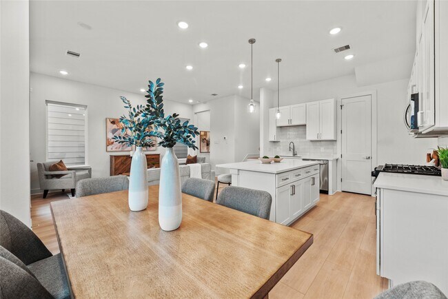1308 Neiman Ln