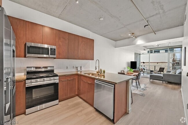 Building Photo - 353 E Bonneville Ave Unit 303 Rental