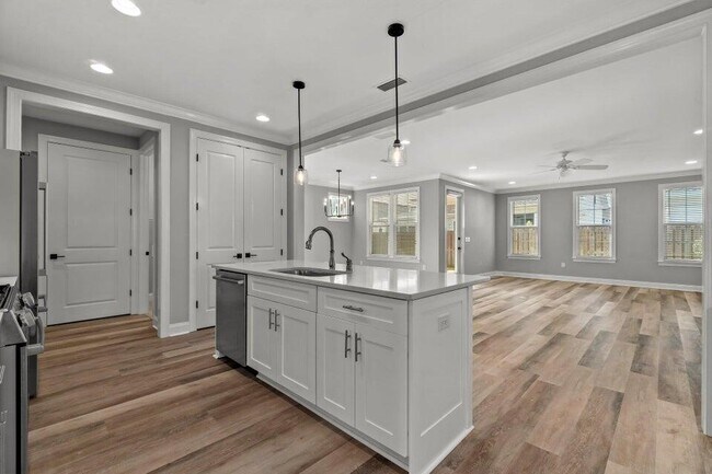 Photo - 76 Conifer Ct