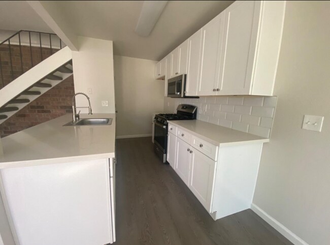 Photo - Freshly renewed Condo!